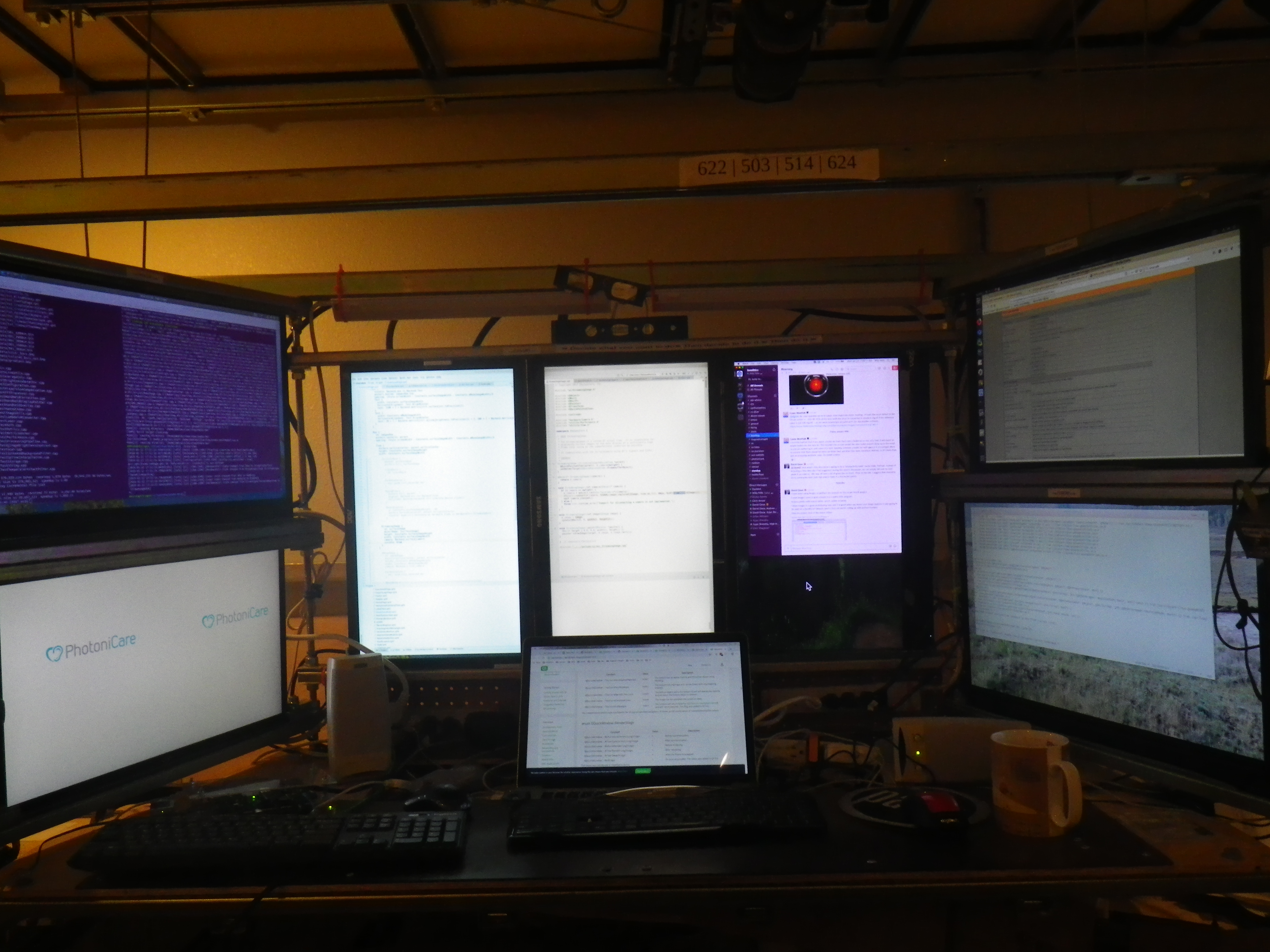 Willy's eight monitors.